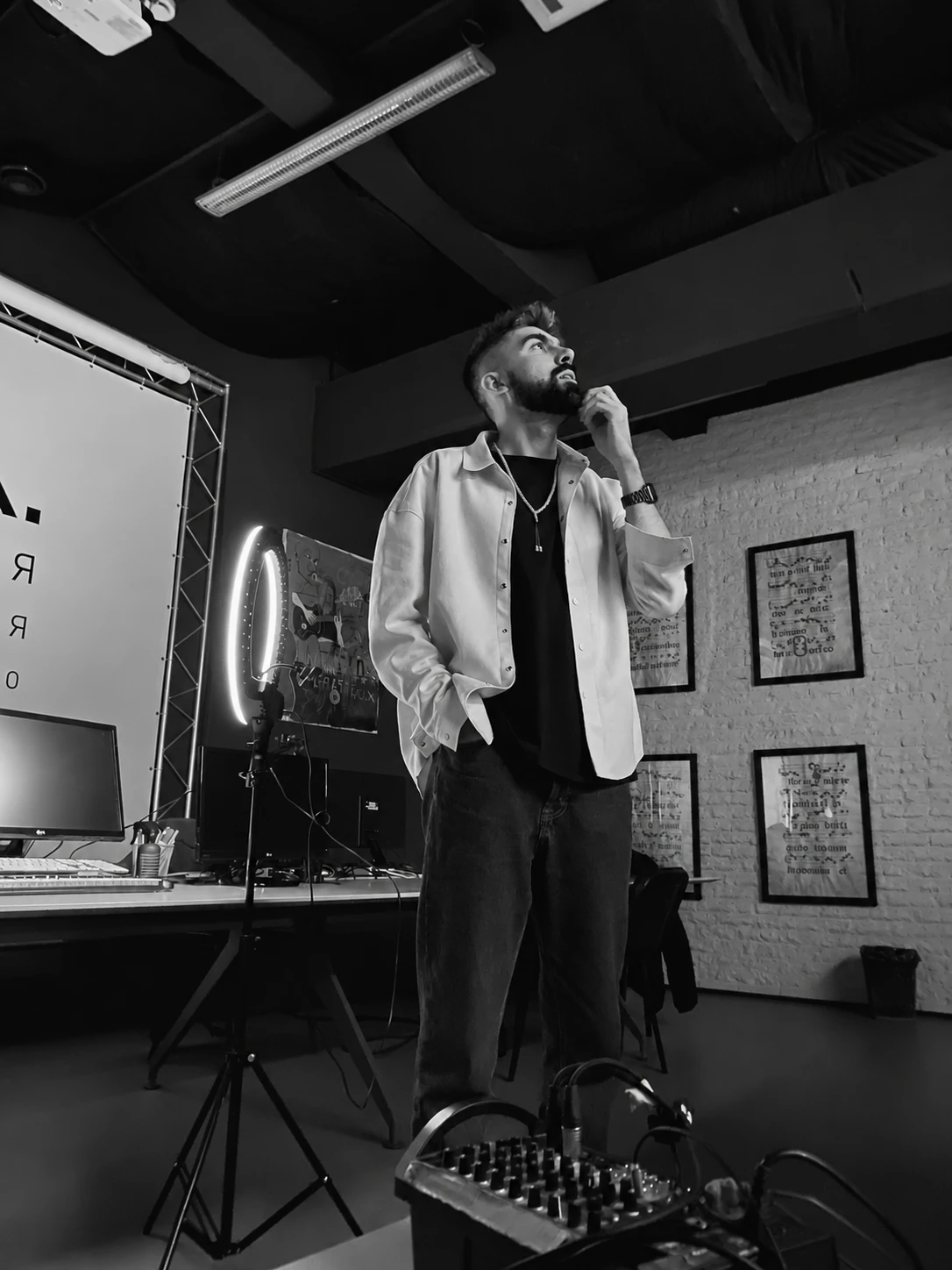 Mikhail Kasymov in the studio during an online lesson